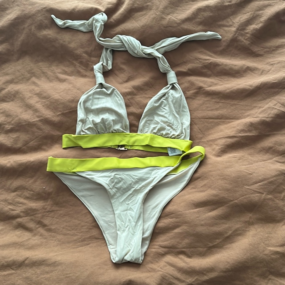 H&M bikini set top 4 and bottom 6